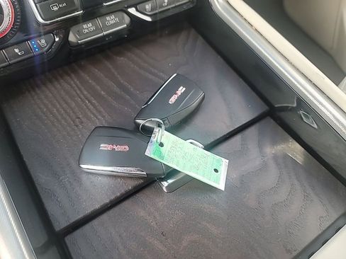 Used 2022 GMC Yukon Denali RWD image 23
