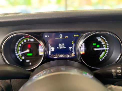 Used 2022 Jeep Wrangler Unlimited Rubicon 4xe w/ Cold Weather Group AWD/4WD image 37