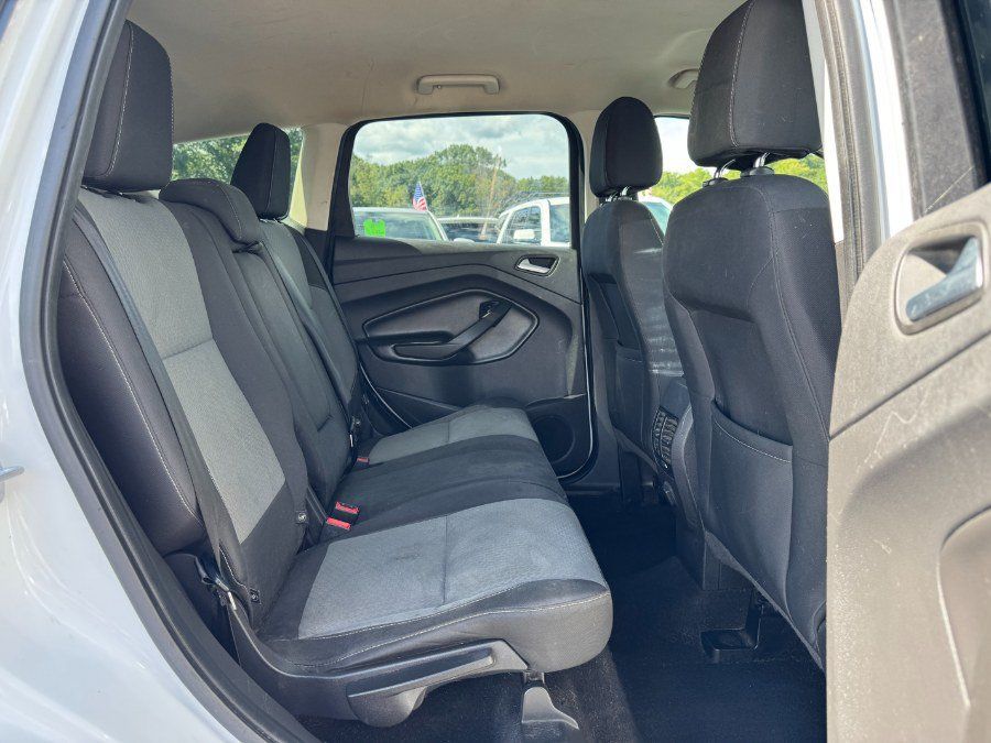 Used 2017 Ford Escape SE FWD image 18