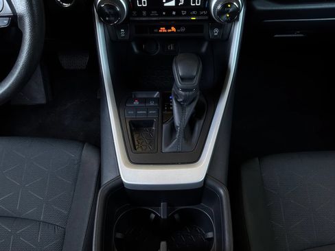 Used 2025 Toyota RAV4 XLE FWD image 15
