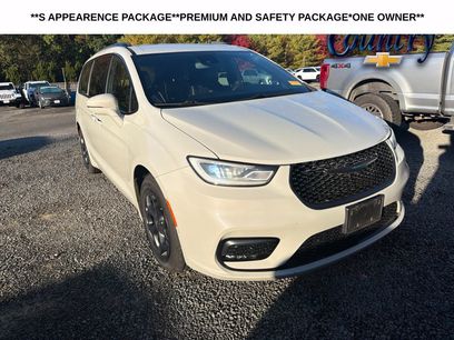 Used 2021 Chrysler Pacifica Limited w/ Premium & Safety Sphere Group