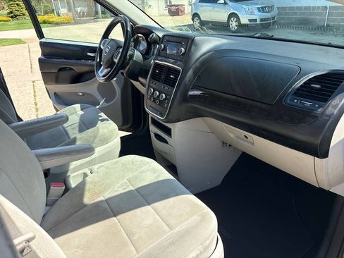 Used 2013 Dodge Grand Caravan SE FWD image 10