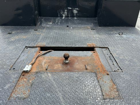 Used 2000 Ford F550 2WD Regular Cab Super Duty image 16