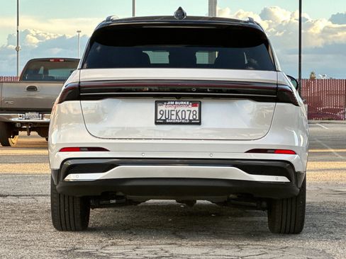 Certified 2025 Lincoln Nautilus Reserve w/ Jet Appearance Package image 5