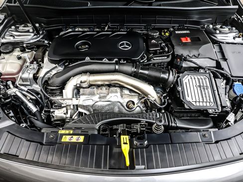 Certified 2025 Mercedes-Benz GLB 250 image 12