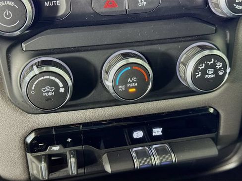 Used 2023 RAM 2500 Big Horn w/ Level 1 Equipment Group AWD/4WD image 19