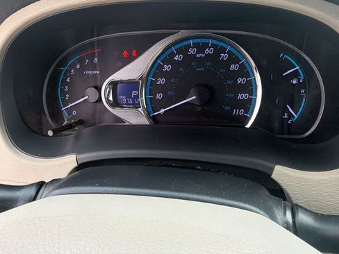 Used 2011 Toyota Sienna XLE w/ XLE Navigation Pkg FWD image 24
