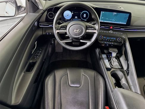 Used 2024 Hyundai Elantra Limited image 22