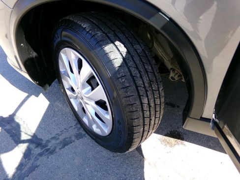 Used 2015 Nissan Rogue S AWD/4WD image 34