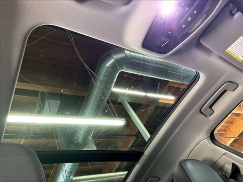 Used 2025 Audi Q5 Premium w/ Convenience Package image 23