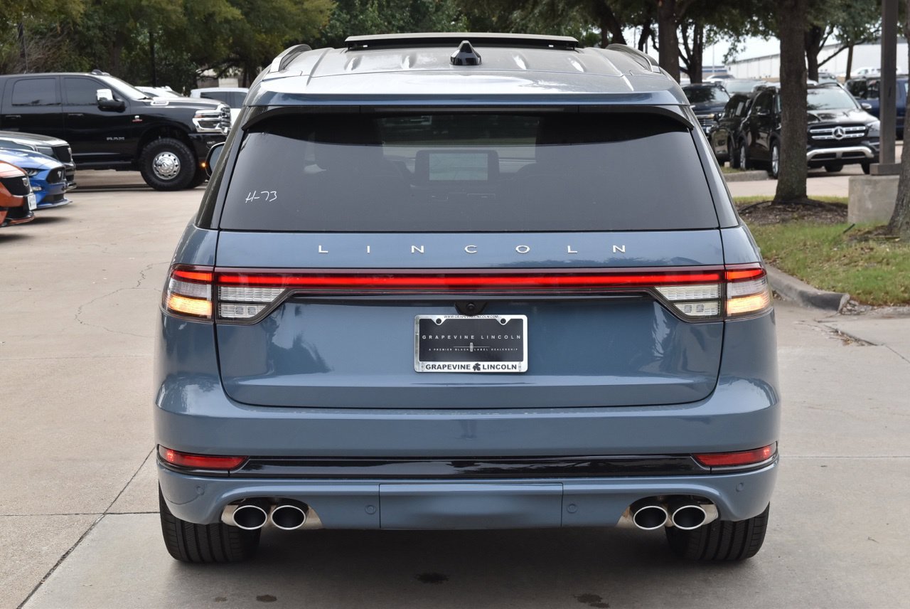 New 2027 Lincoln Aviator Reserve w/ Jet Appearance Package RWD image 8