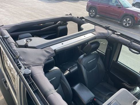 Used 2016 Jeep Wrangler Unlimited Rubicon image 36