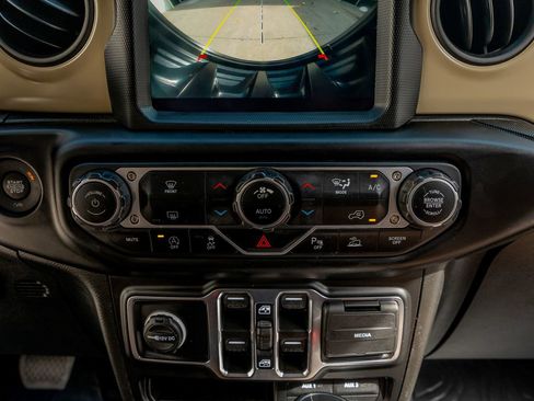 Used 2022 Jeep Wrangler Unlimited Sport w/ Sun And Sound Package AWD/4WD image 27