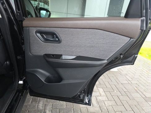 Used 2021 Nissan Rogue S image 10