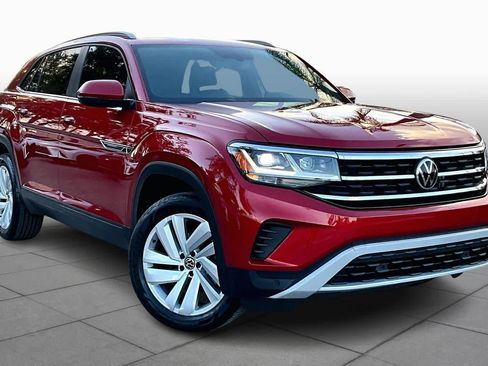 Used 2022 Volkswagen Atlas Cross Sport SE image 2