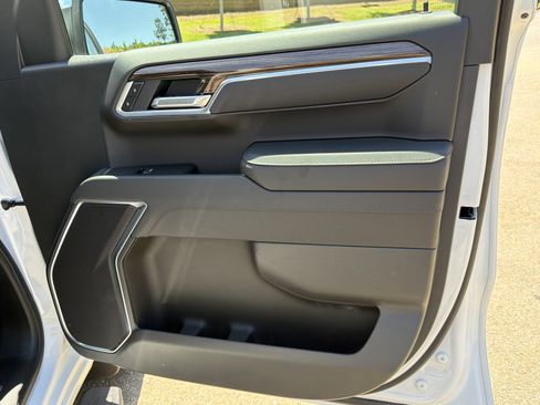 Used 2026 Chevrolet Silverado 1500 LT RWD image 14