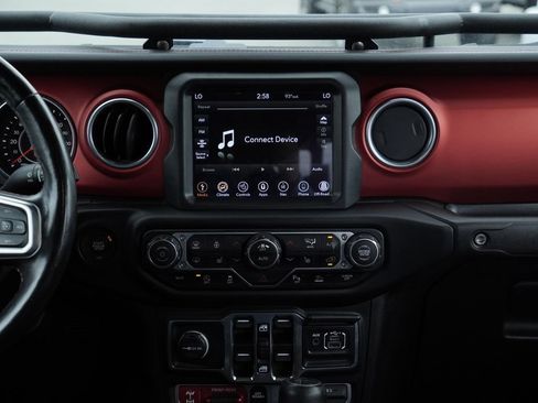 Certified 2020 Jeep Gladiator Rubicon AWD/4WD image 31