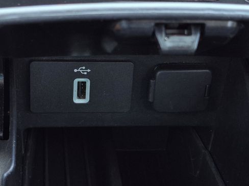 Used 2019 Ford Explorer Limited w/ Class III Trailer Tow Package FWD image 35