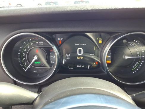 Used 2023 Jeep Wrangler Unlimited Sahara AWD/4WD image 11
