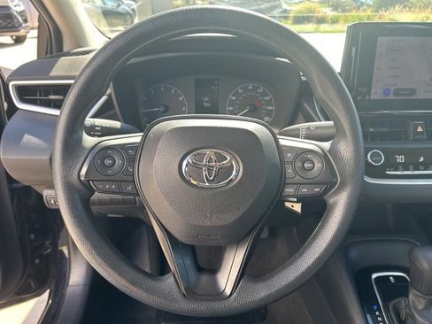 Used 2023 Toyota Corolla LE image 19