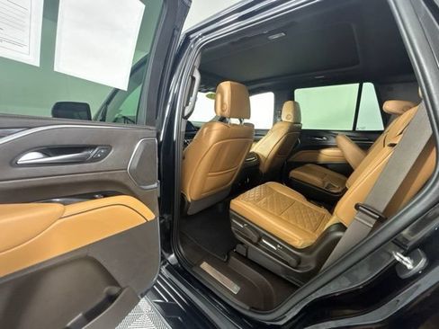 Used 2023 Cadillac Escalade Sport w/ LPO, ONYX Package AWD/4WD image 22