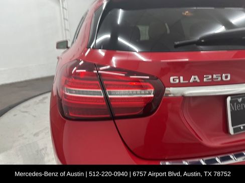 Certified 2020 Mercedes-Benz GLA 250 image 31