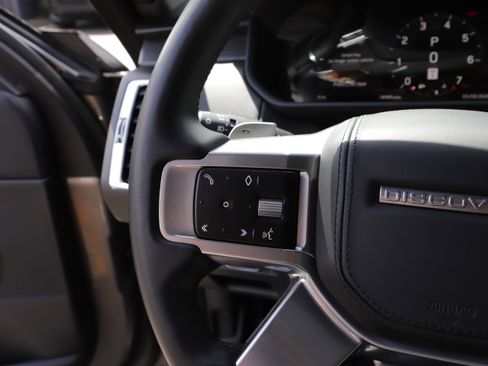 Certified 2023 Land Rover Discovery Metropolitan Edition AWD/4WD image 23