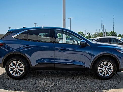 Used 2023 Ford Escape Active w/ Tech Pack #2 AWD/4WD image 6