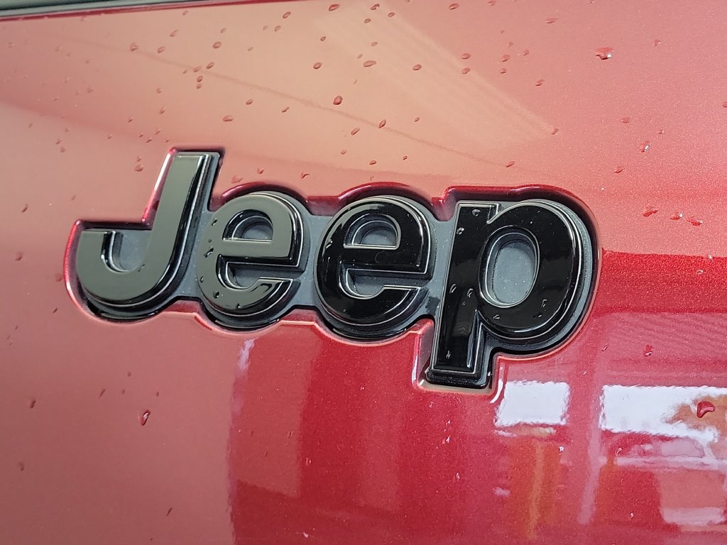 Used 2024 Jeep Grand Cherokee L Laredo AWD/4WD image 7