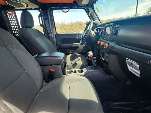 Used 2022 Jeep Gladiator Sport image 36