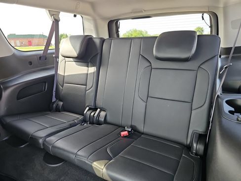 Used 2017 Chevrolet Suburban Premier AWD/4WD image 25
