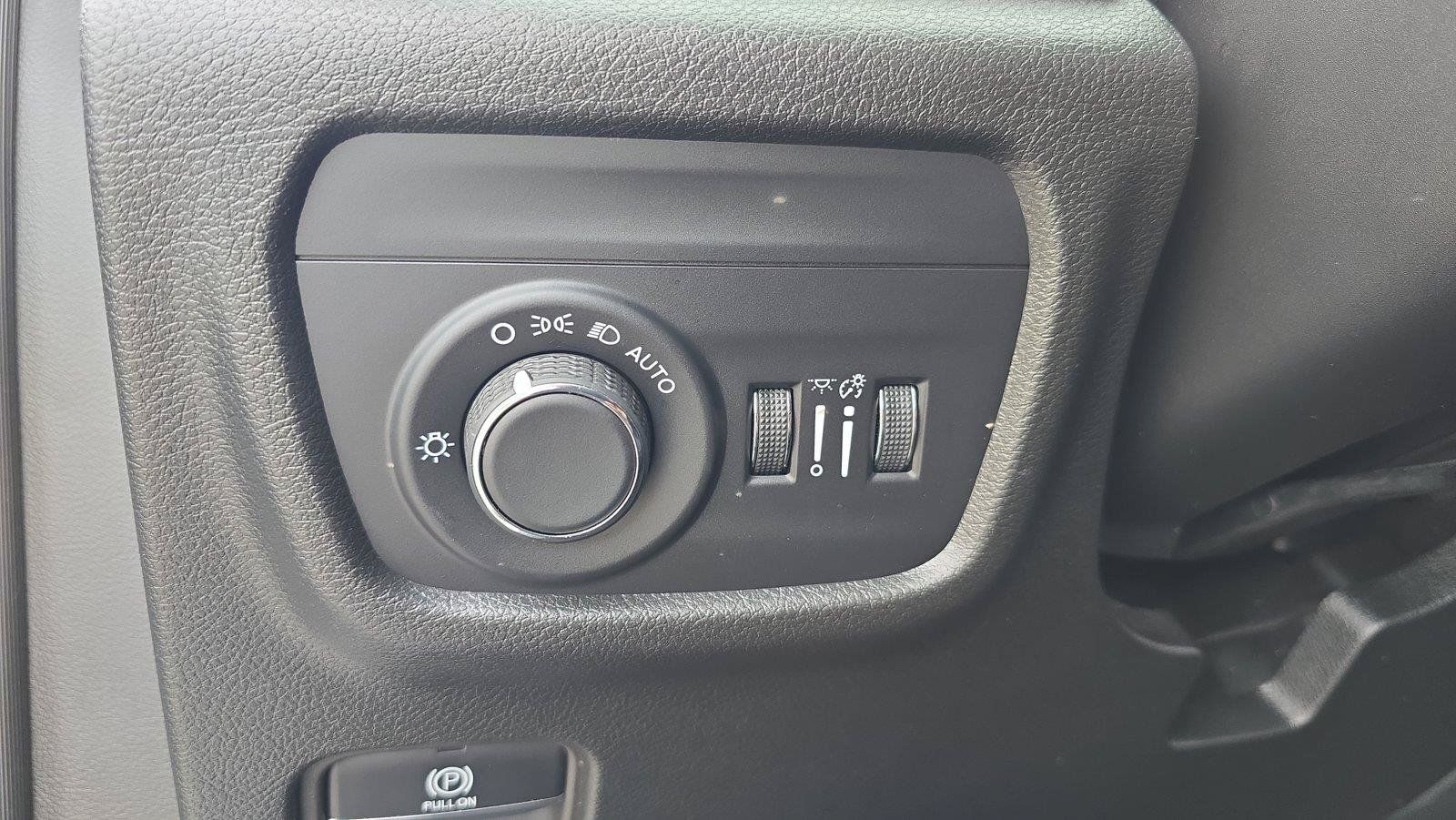 Used 2025 Jeep Grand Cherokee L Laredo w/ Luxury Tech Group I AWD/4WD image 26