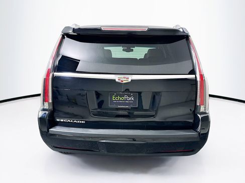 Used 2018 Cadillac Escalade 2WD image 7