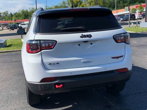 Used 2022 Jeep Compass Trailhawk AWD/4WD image 7