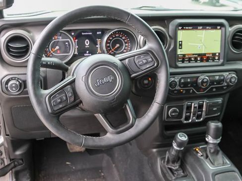 Used 2023 Jeep Gladiator Willys image 13