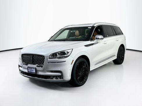 Used 2022 Lincoln Aviator Black Label w/ Dynamic Handling Package AWD/4WD image 1