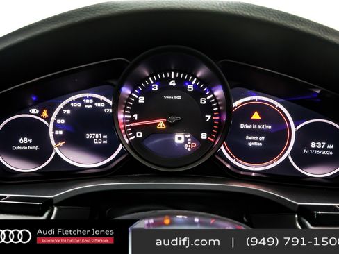 Used 2022 Porsche Cayenne Platinum Edition image 19