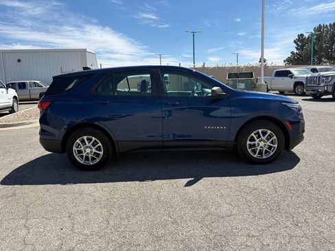 Used 2022 Chevrolet Equinox LS image 5