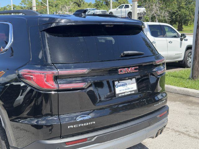 Used 2026 GMC Acadia Elevation w/ Elevation Premium Package FWD image 11