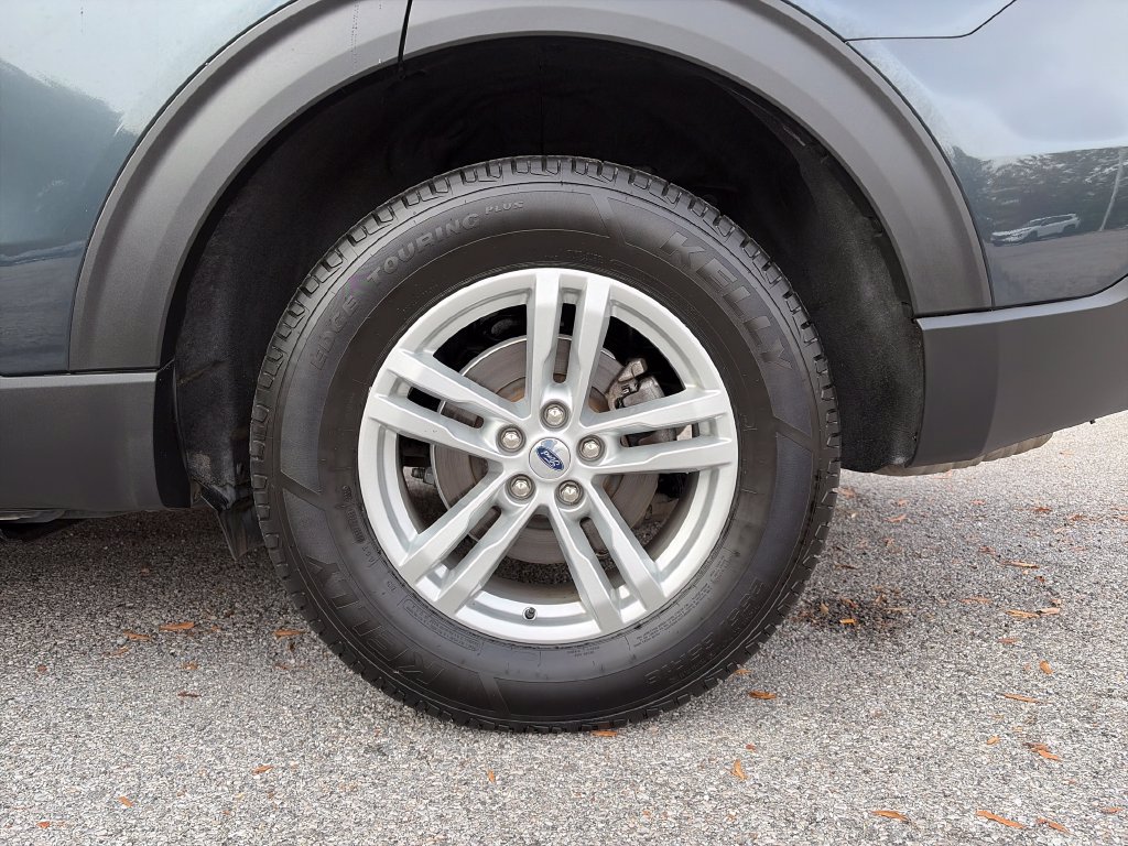 Used 2023 Ford Explorer XLT AWD/4WD image 28