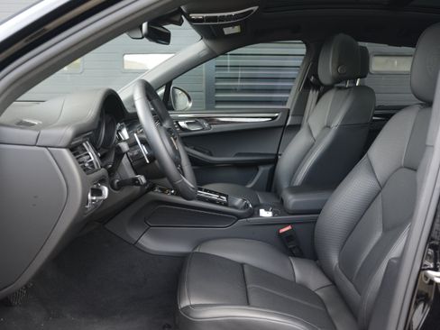 Certified 2026 Porsche Macan Turbo AWD/4WD image 15