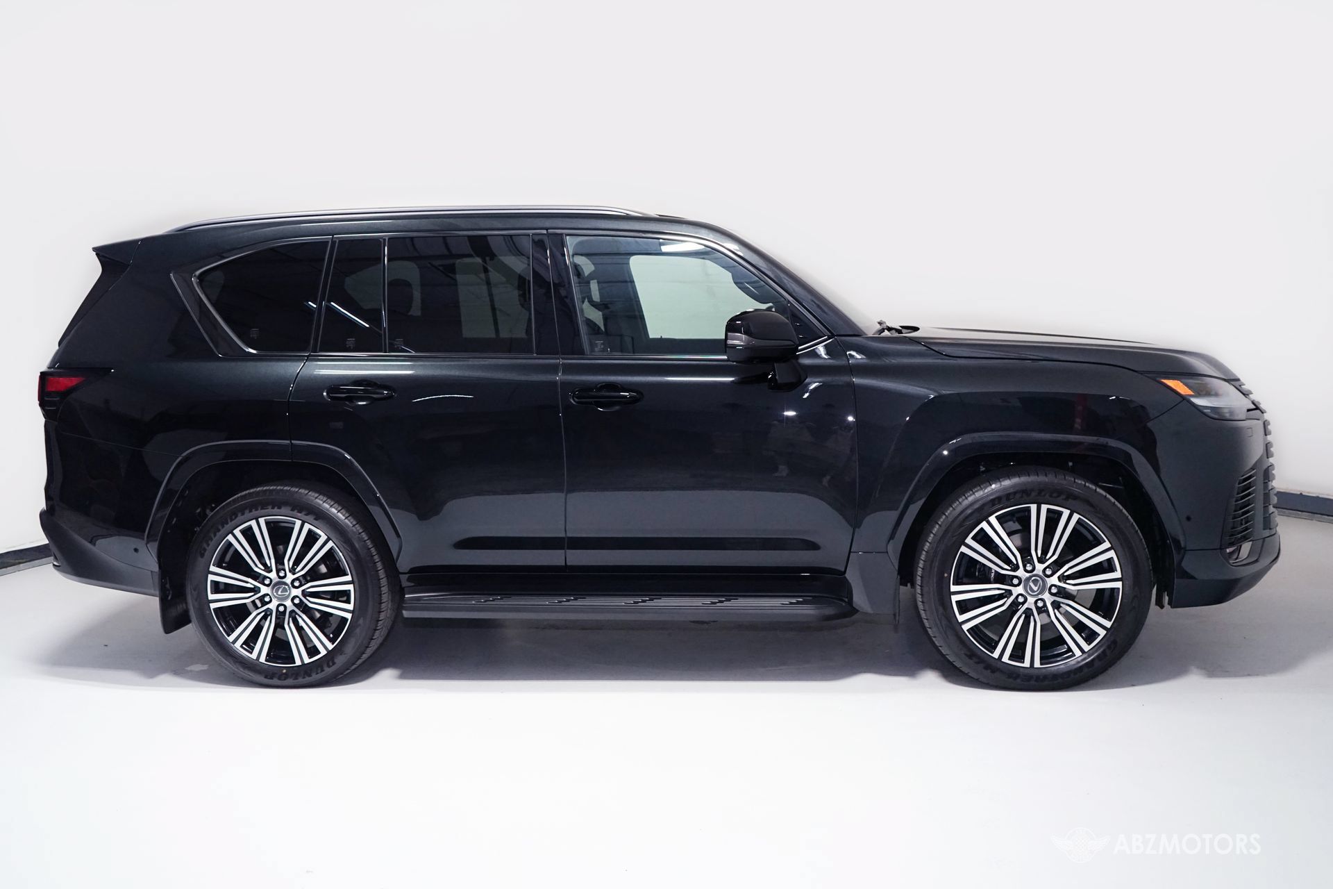 Used 2026 Lexus LX 700h Luxury AWD/4WD image 3