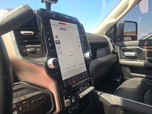 Used 2024 RAM 2500 Laramie AWD/4WD image 15