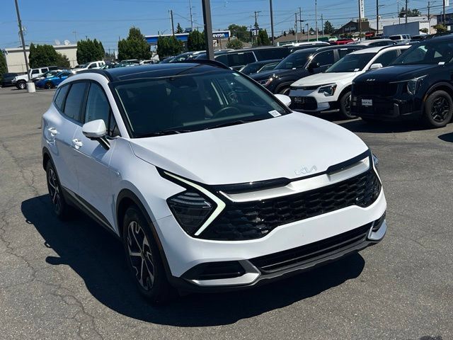 Certified 2025 Kia Sportage EX w/ Premium Package FWD image 3