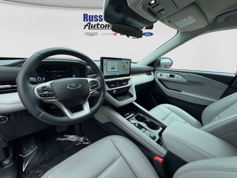 Used 2025 Ford Explorer Active w/ Active Comfort Package AWD/4WD image 20