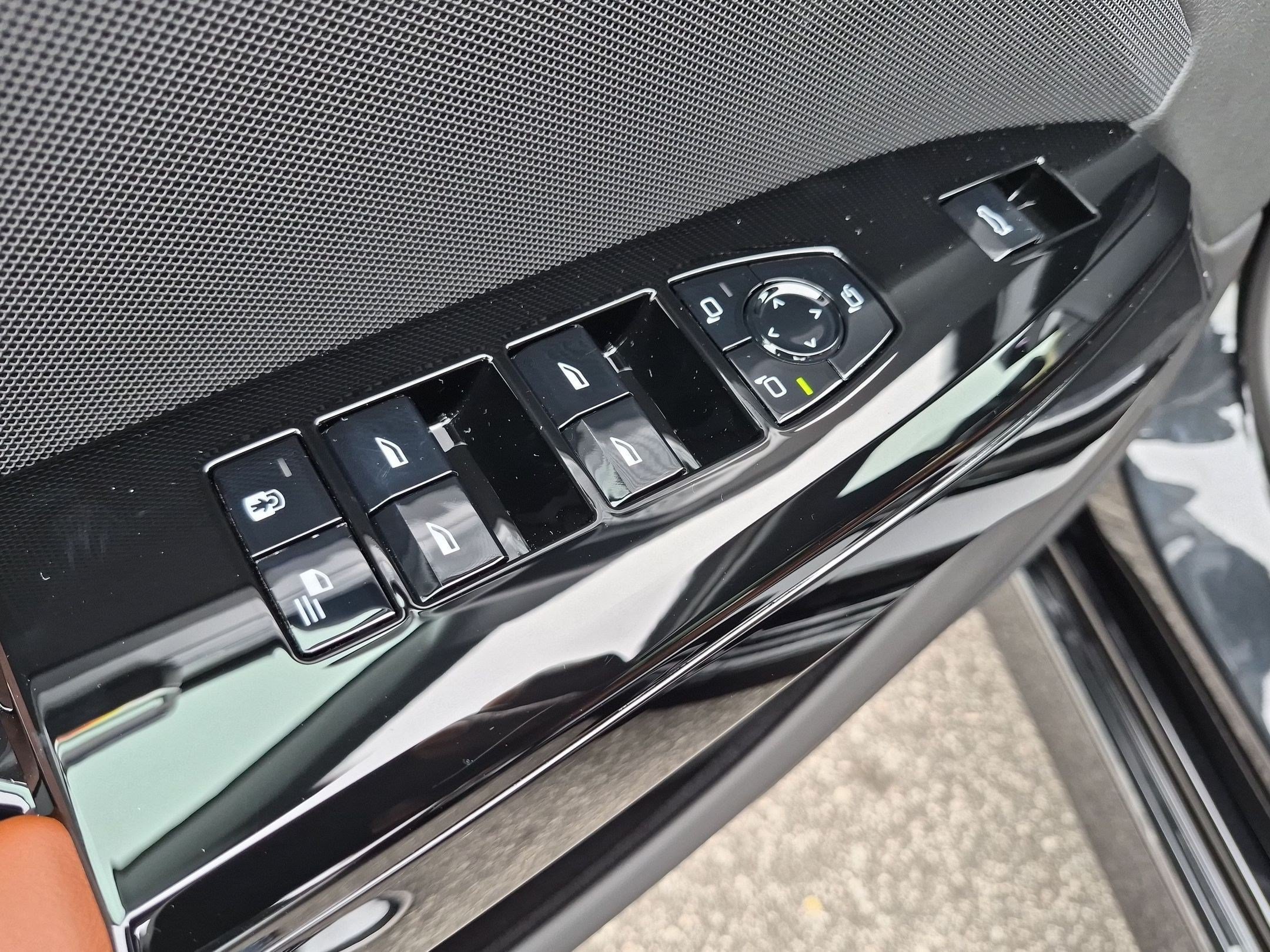 New 2027 BMW 740i w/ Executive Package RWD image 13
