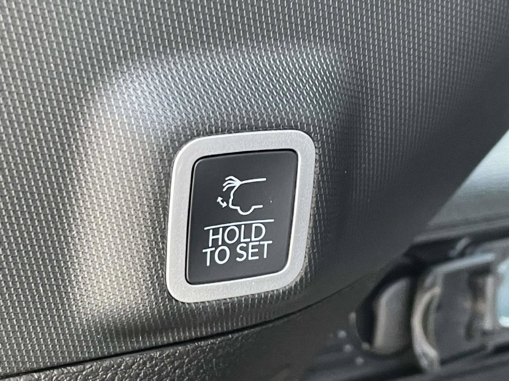 New 2027 Jeep Grand Cherokee Altitude RWD image 43