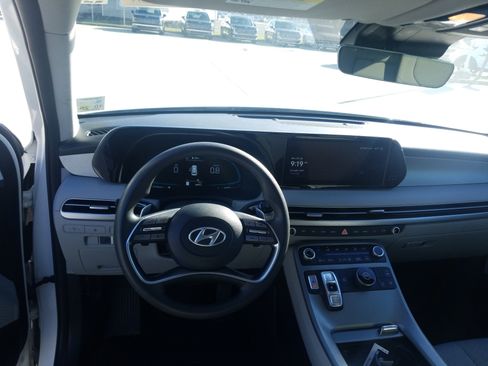 Used 2023 Hyundai Palisade SE w/ Cargo Package image 18