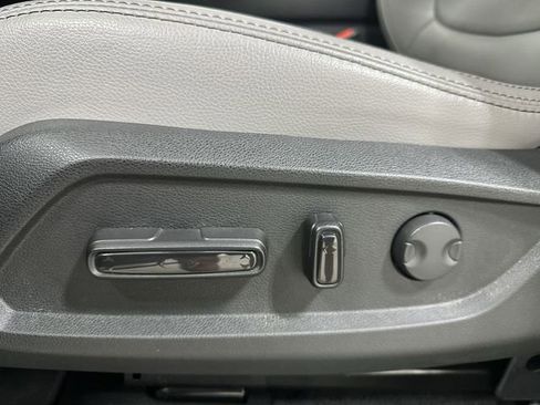 Used 2025 Honda Pilot Touring image 16
