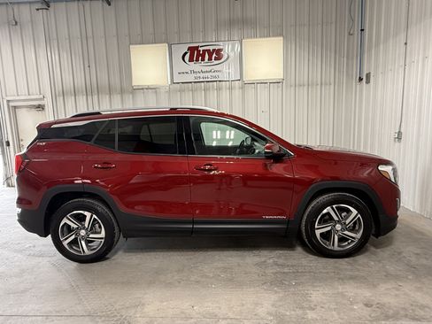 Used 2019 GMC Terrain SLT w/ Preferred Package AWD/4WD image 2